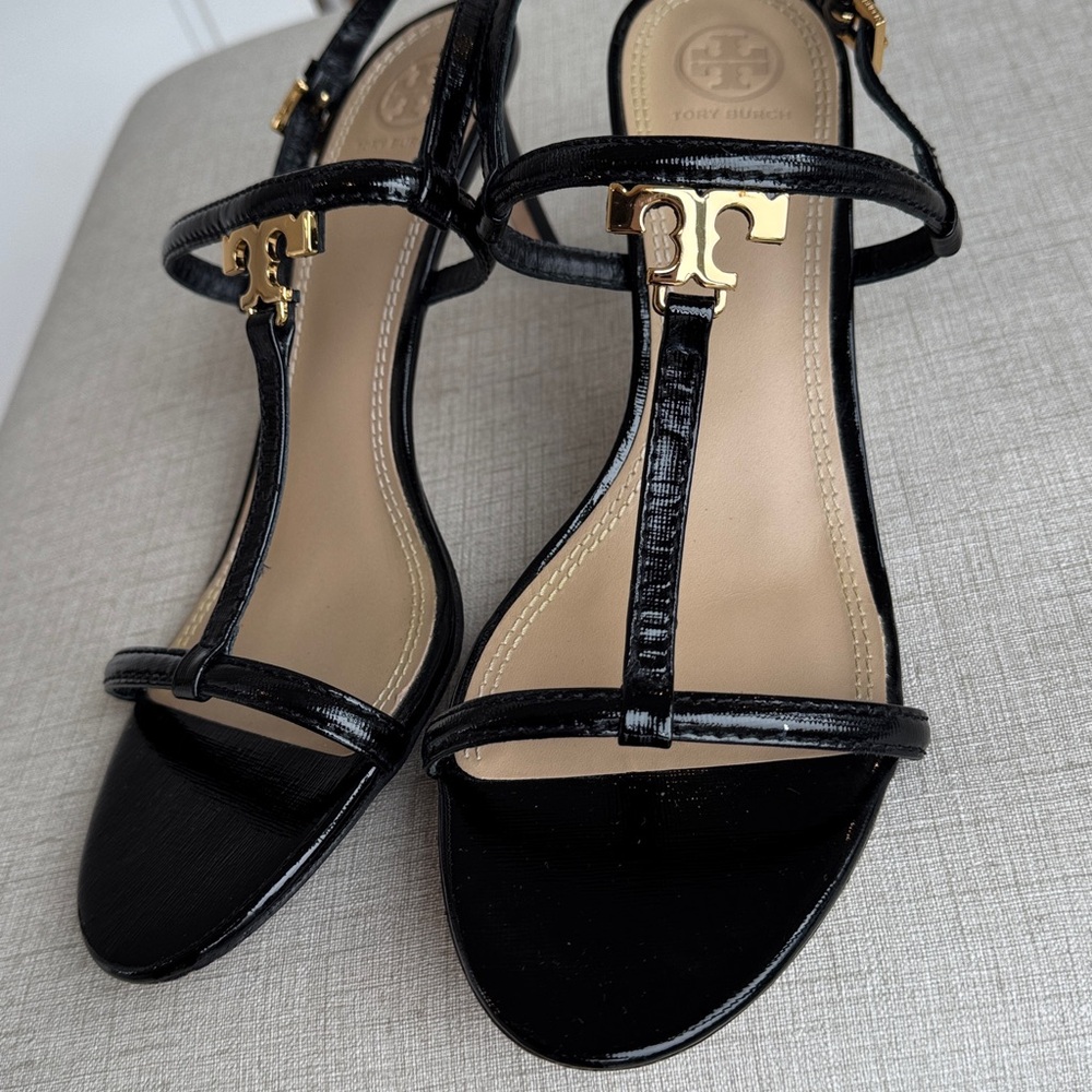 Tory Burch Black Patent Leather T-Strap Sandals with Gold Logo - Picture 2 of 12